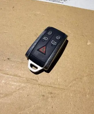 Jaguar XF X250 Ignition key/card 6W8315K601FB