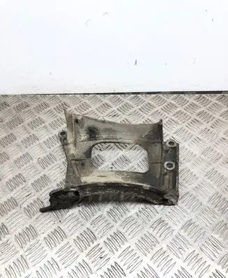 Toyota Yaris Engine mounting bracket
