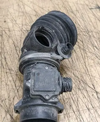 BMW 5 E39 Mass air flow meter 1730033 5WK9007
