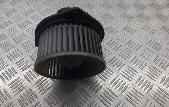 Chevrolet Aveo Front door blower motor 4051-026
