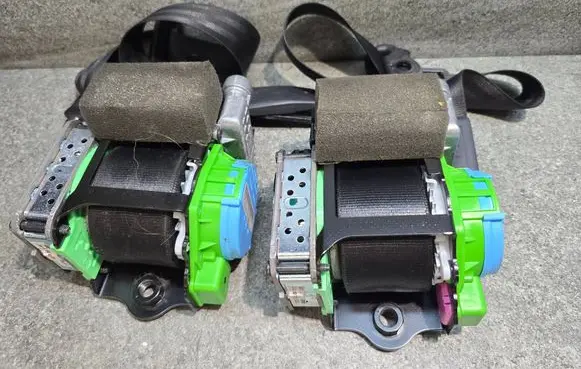 Audi A4 S4 B8 8K Front seatbelt 3063561 306226399G48 0718C311B2