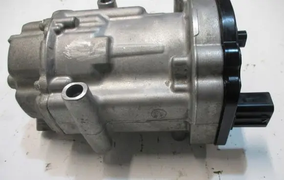 Lexus UX Air conditioning (A/C) compressor (pump) 0424000171