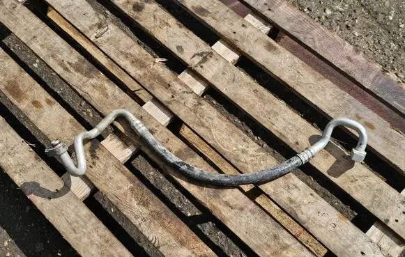 Air conditioning (A/C) pipe/hose