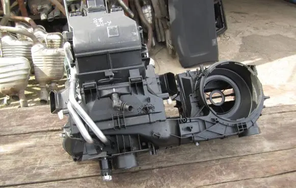 Interior heater climate box assembly