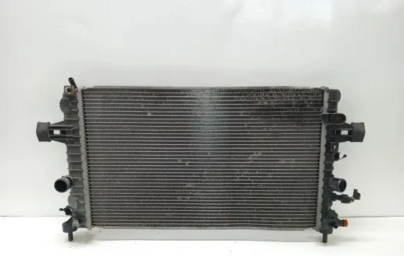 Opel Astra H Coolant radiator 13128818