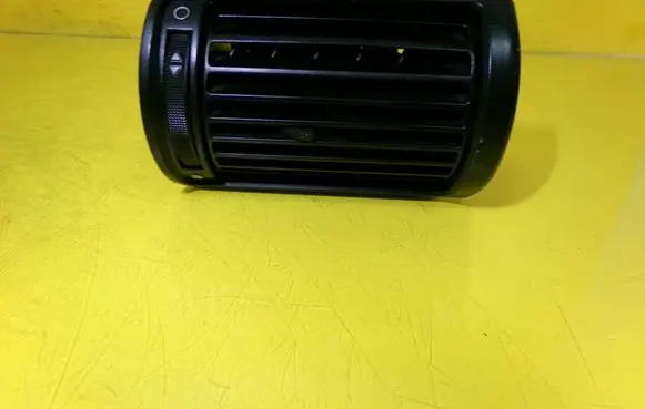 Audi A4 S4 B5 8D Dashboard side air vent grill/cover trim 8D1820902