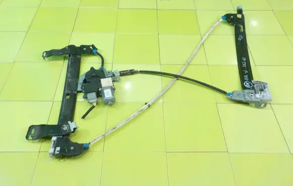Peugeot 308 Front door window regulator with motor PRZOD XP232
