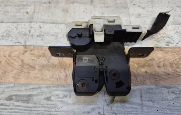 Renault Megane II Tailgate/trunk/boot lock/catch/latch