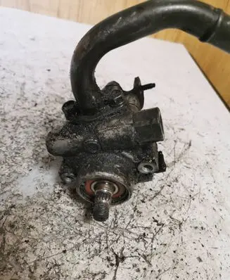 Mazda Xedos 6 Power steering pump 0003320600b 44143038