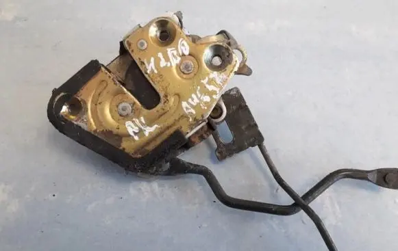 Mazda 626 Front door lock
