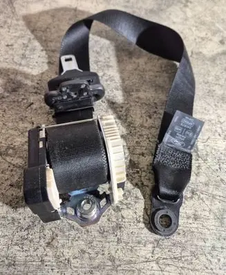 Ford Focus Front seatbelt 34017855D