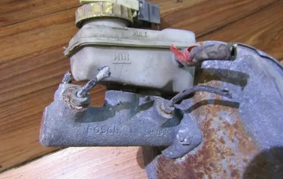 Master brake cylinder