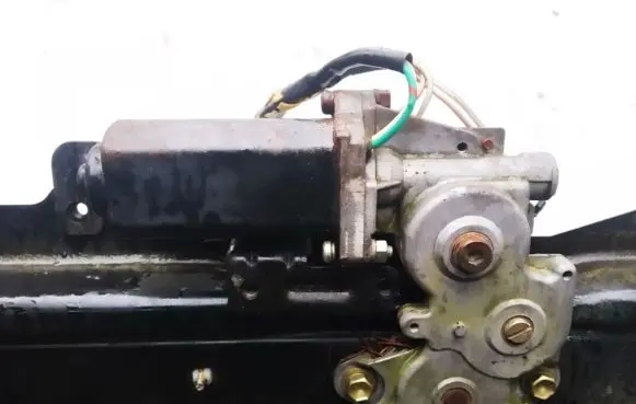 Mitsubishi Space Runner Sunroof motor/actuator 
