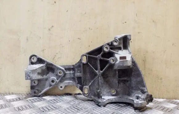 Volvo S60 Generator/alternator bracket 31316673