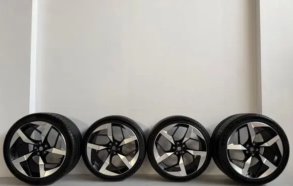 Ferrari Purosangue R21 summer tire 