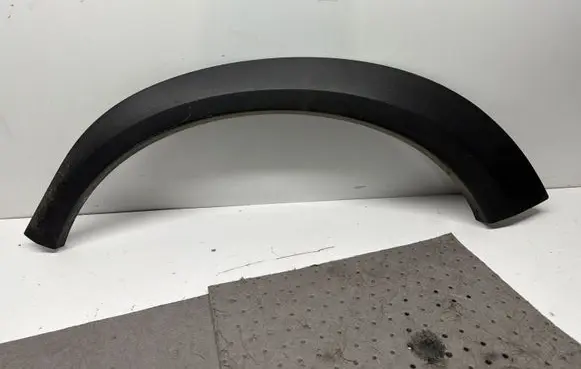 Volvo XC70 Rear arch trim 31283106