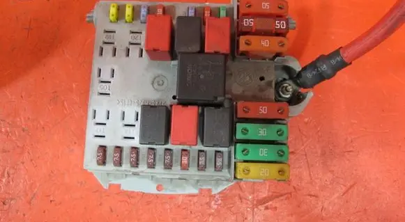 Fiat Bravo Fuse module 51775688