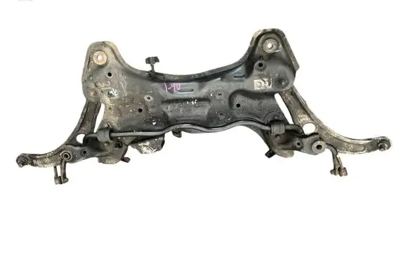 Hyundai i40 Front subframe 624013z750