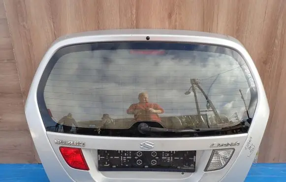 Suzuki Liana Tailgate/trunk/boot lid