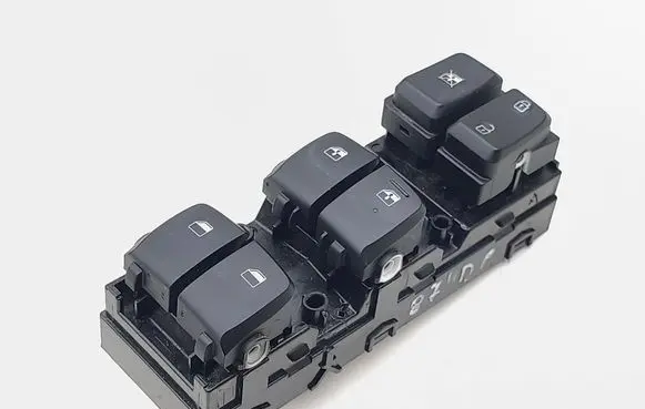 Hyundai Kona I Electric window control switch 93570J9750TM 20220421 W4L0369