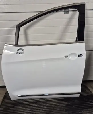 Chrysler Pacifica Front door