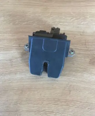 Ford Mondeo MK IV Loading door lock 223608