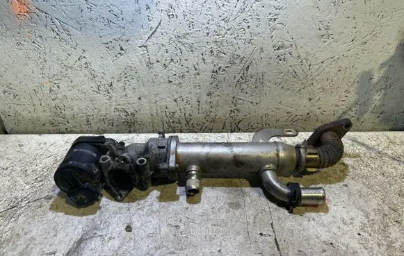 Renault Clio IV EGR valve cooler 8653691 993062H H44GA