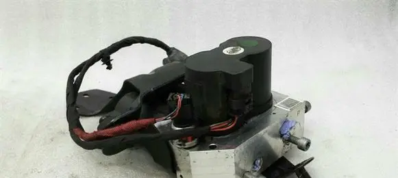 Mercedes-Benz S W221 ABS Pump A2213200358