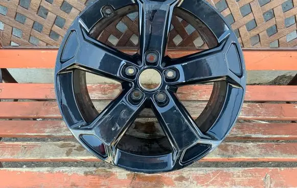 Audi Q2 - R17 alloy rim 