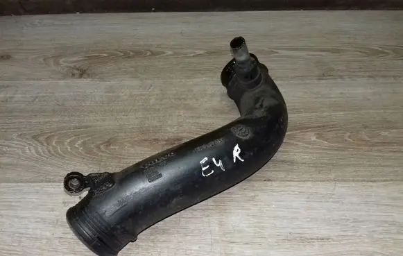Volvo V70 Intercooler hose/pipe 30714480