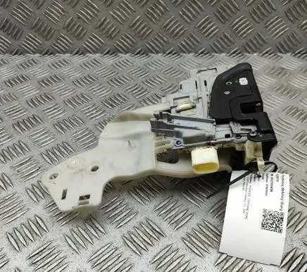 Porsche Cayenne (92A) Front door lock 811837016B