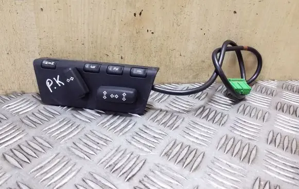 Land Rover Discovery 3 - LR3 Seat control switch YUB500160PVJ