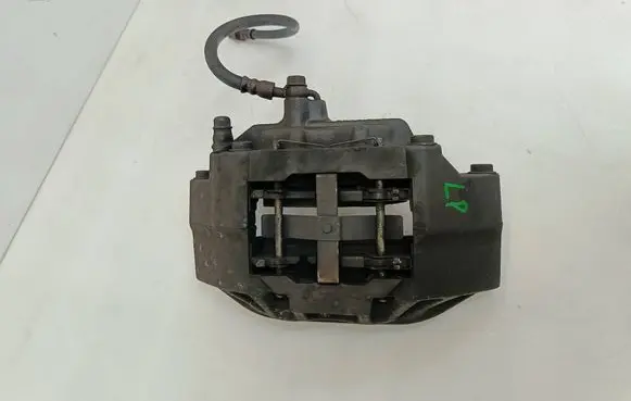 Lexus LS 400 Front brake caliper