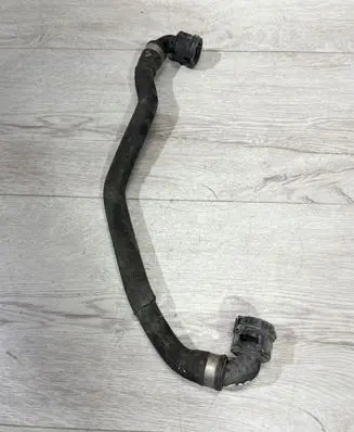 BMW 5 G30 G31 Engine coolant pipe/hose 8663047