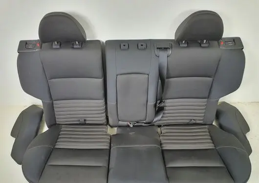 Volvo V50 Second row seats 