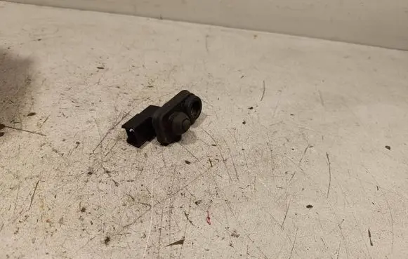 Mitsubishi L200 Rear door sensor 