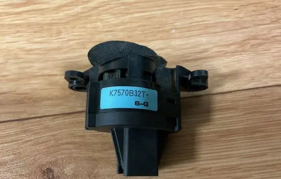 Mazda 3 I Interior temperature sensor K7570B32T