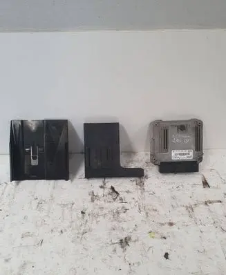 Opel Zafira C Engine control unit/module 55585024 13584578