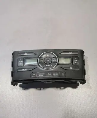 Toyota Auris 150 Climate control unit 5590002310