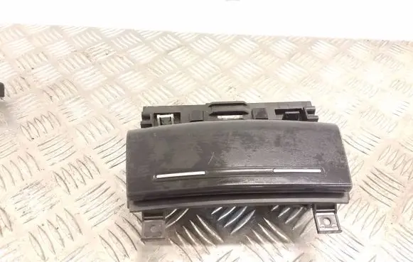 Audi A3 S3 A3 Sportback 8P Car ashtray 8P0857951 81024