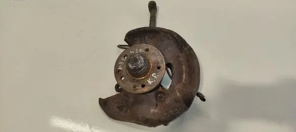 Mercedes-Benz E W210 Front wheel hub