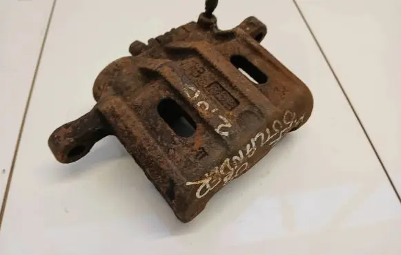 Mitsubishi Outlander Front brake caliper