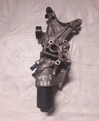 Volkswagen PASSAT B8 Oil filter mounting bracket