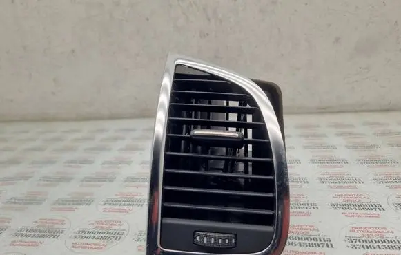 Audi Q7 4L Dashboard side air vent grill/cover trim 4L0820901