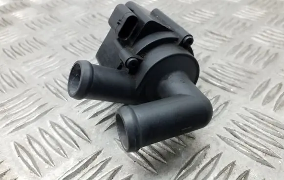 Volkswagen PASSAT B7 Electric auxiliary coolant/water pump 5N0965561