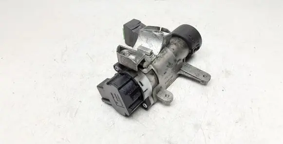 Volvo XC90 Ignition lock 8626324