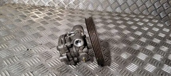 Mitsubishi Space Wagon Power steering pump