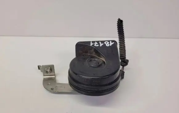Ford Kuga II Horn signal GJ5T-13801-CA
