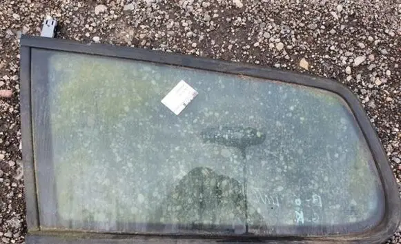 Volkswagen PASSAT B6 Rear side window