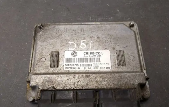 Skoda Fabia Mk1 (6Y) Engine control unit/module 03E906033L 5WP4019407